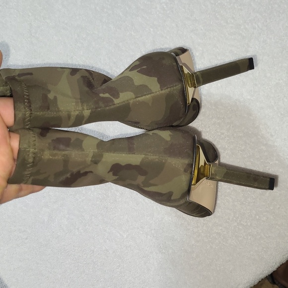 Good American Ankle Neoprene Booties Camo Green Size Various - Picture 4 of 7